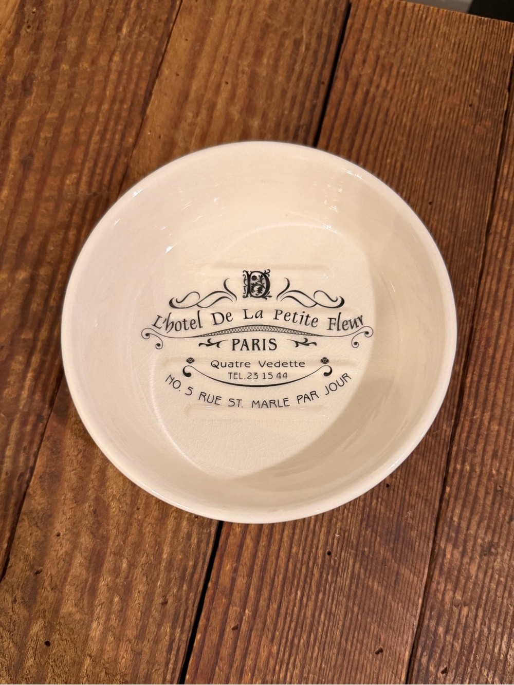 Vintage-style French L'Hotel de la Petite Fleur soap dish